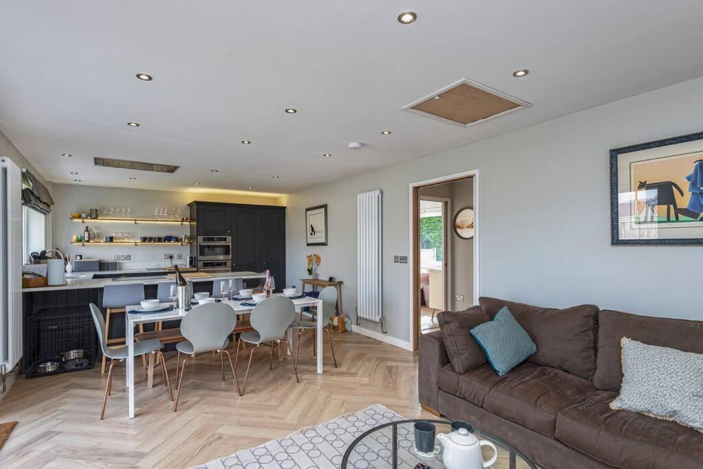 Family-Friendly Retreat Between Beach & Mountains Tremadog エクステリア 写真
