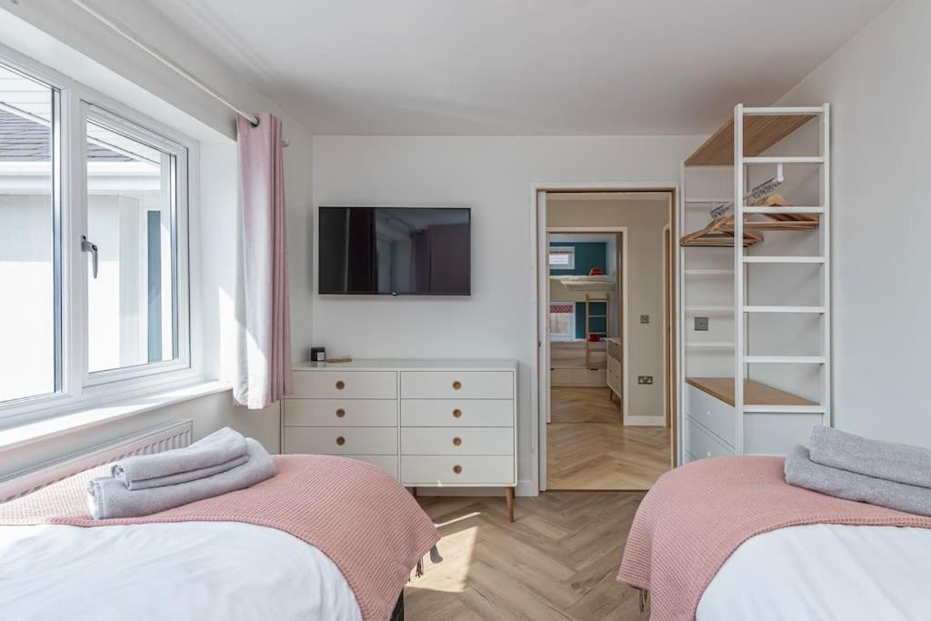 Family-Friendly Retreat Between Beach & Mountains Tremadog エクステリア 写真
